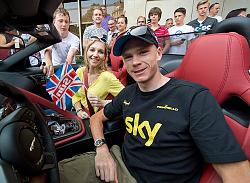 Chris Froome in F-Type-sky_m_1769535a.jpg