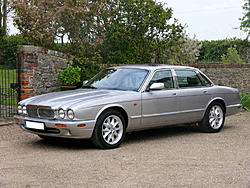 Jaguar Sovereign XJ8 Fully Loaded (2000)-1.jpg