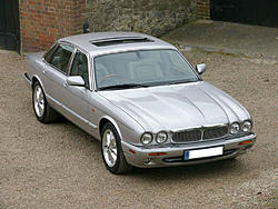 Jaguar Sovereign XJ8 Fully Loaded (2000)-7.jpg