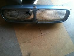 Jaguar xjr front grill with mesh and shroud for 2004 &amp; up-%24-kgrhqrhje0e92lq0jy7bpjjvd4-pg%7E%7E60_58%5B1%5D.jpg