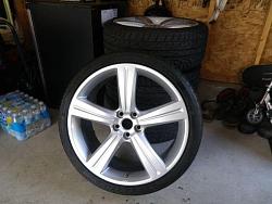 Jaguar XJR 20&quot; wheels 2009 new-jag-tires-2.jpg