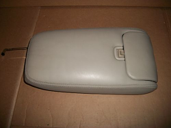 98-03 Ivory xj8 concole armrest-1.png