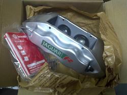 03' S Type R Parts Clearance Front calipers &amp; more-img-20110419-00293.jpg