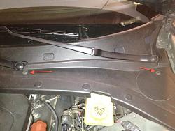 Rubber hose under cowl panel?-img_0862a.jpg