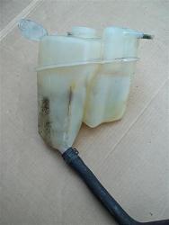 Coolant overflow tank leak, where would you buy a new one?-100_0450-medium-.jpg