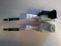 S Type fuel door latch-0719131843b.jpg