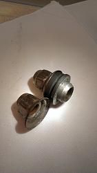 2002 s type   broken Lug-imag0857.jpg