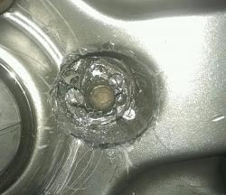 2002 s type   broken Lug-imag0904_1.jpg