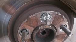 2002 s type   broken Lug-imag0923.jpg