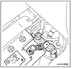 Mystery plug behind the battery-transit-relay.jpg