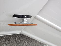 XJ8 side marker lamp popping out-jag-sidelight-2.jpg