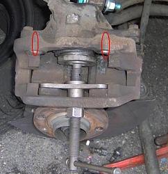 2007 XJ8  Problems with rear brake piston-frontbrake2b.jpg