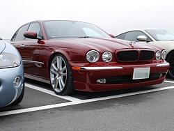 chrome around glass cloudy-xj8-black-trim-red.jpg