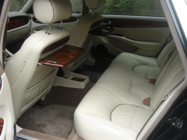 Jaguar xj8 deals car mats