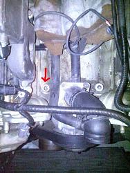 1998 XJR Knock Sensor location?-bolt-broke-off-engine-block.jpg