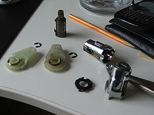 How to disassemble trunk lock cylinder?-dscf4679.jpg