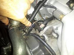 Help! have i ruined my Xjr?-knock-sensors-location.jpg