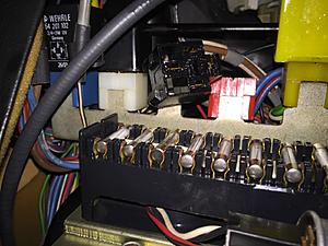 What relay in red socket=-59737b2c-9121-414a-8603-02fa0537a607.jpg