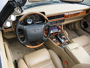 Restomod Jaguar XJS-25-wood-leather-steering-wheel.jpg