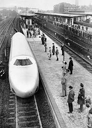 Have all cars a twin out there?-bundesarchiv_bild_183-r98029-_schienenzeppelin_in_berlin.jpg