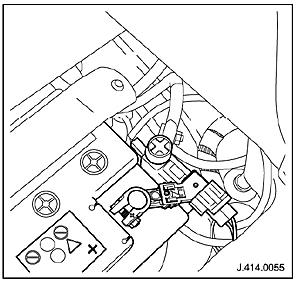 help identifying this connector in trunk-transit-relay.jpg