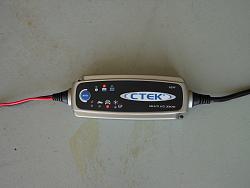 What's the name of that Battery Tender again?!?!-rich-dziaks-jaguar-ctek-006.jpg