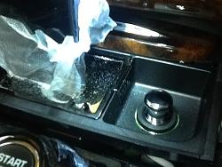 DIY iPhone Dock in the ashtray-9754873146_bdd7208287.jpg