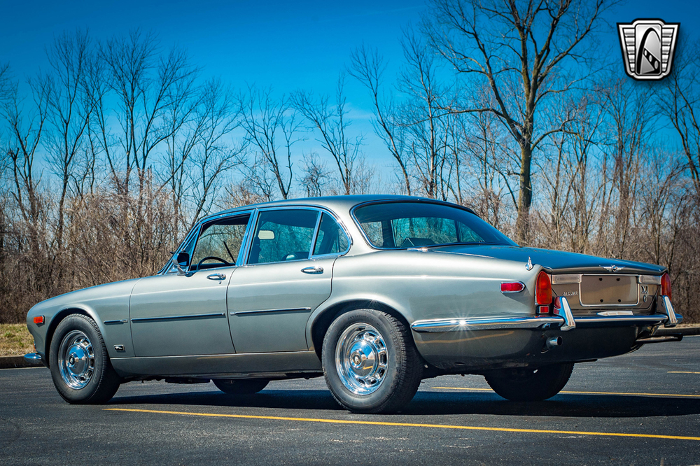 1972 Jaguar XJ6 Restomod