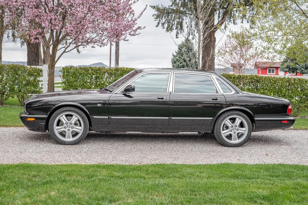 1999 Jaguar XJR